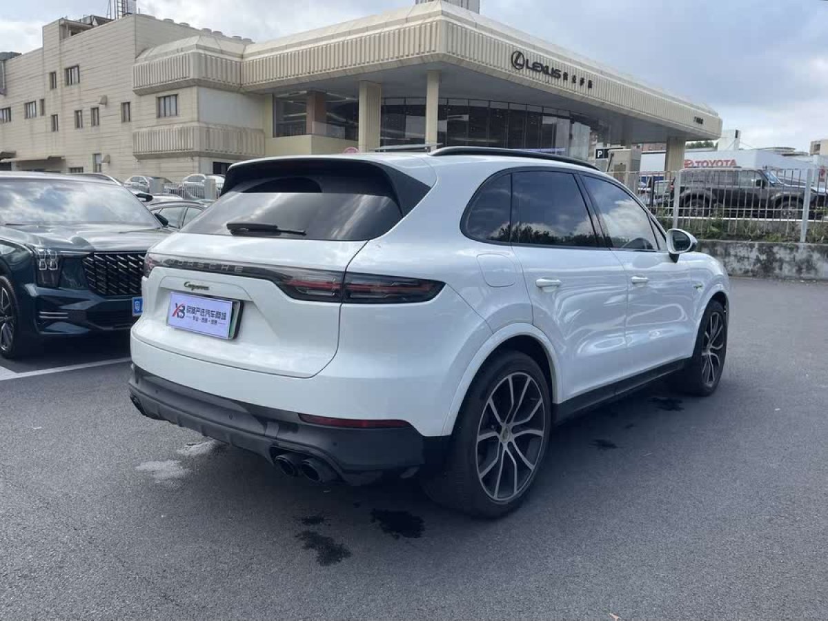 保時(shí)捷 Cayenne新能源  2023款 Cayenne E-Hybrid 2.0T 鉑金版圖片