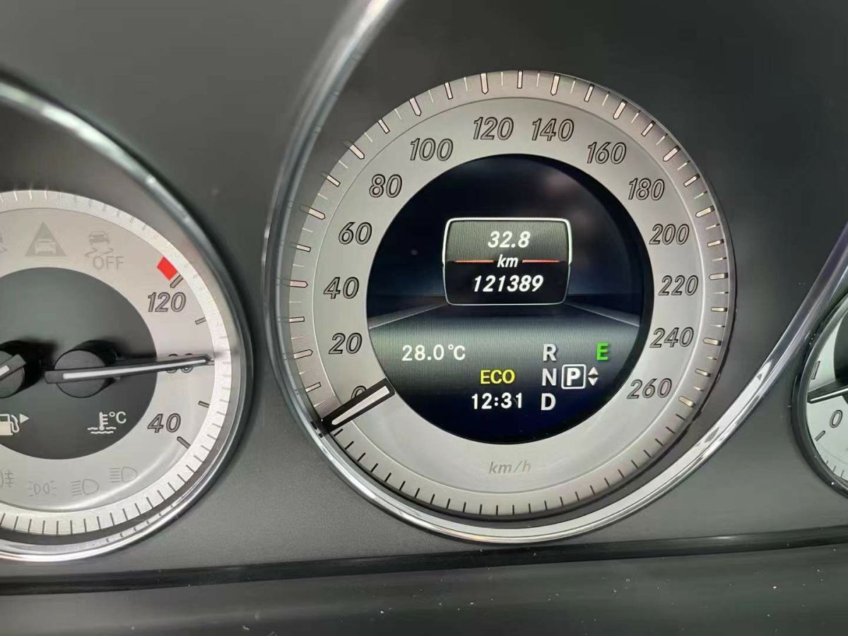 奔馳 奔馳GLK級(jí)  2014款 GLK 260 4MATIC 動(dòng)感型圖片