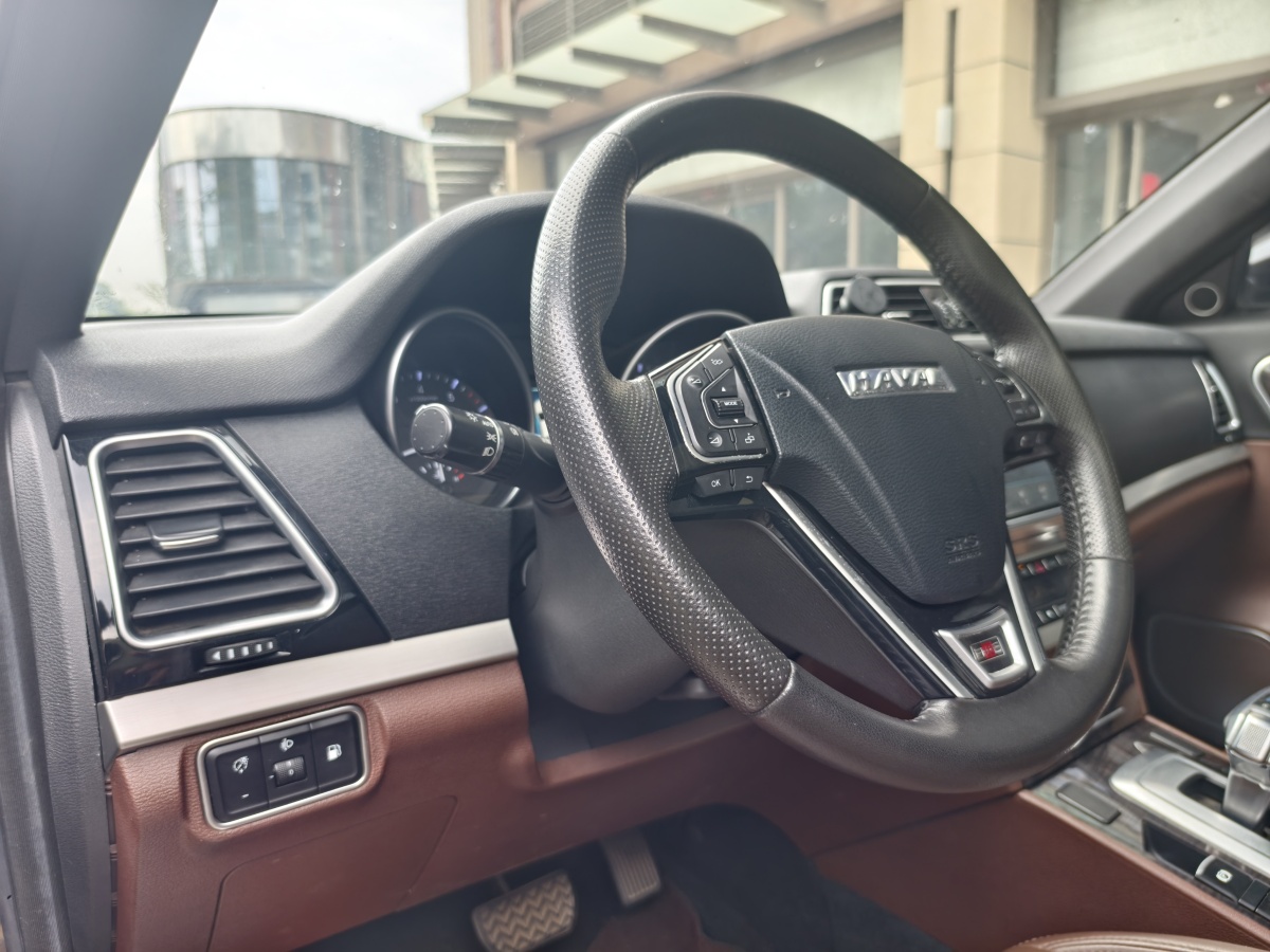 哈弗 H6 Coupe  2017款 红标 2.0T 自动两驱尊贵型图片