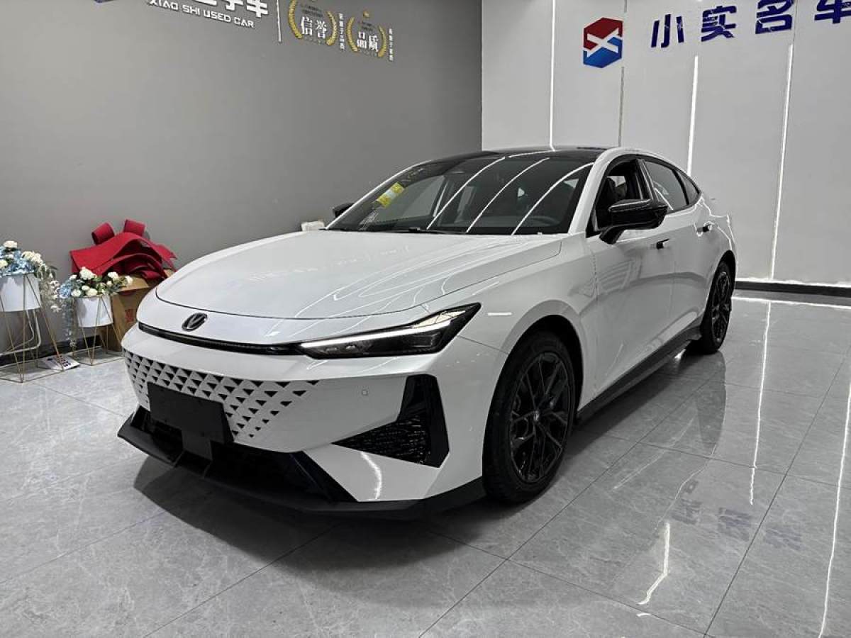 長安 長安UNI-V  2024款 1.5T 尊貴型圖片