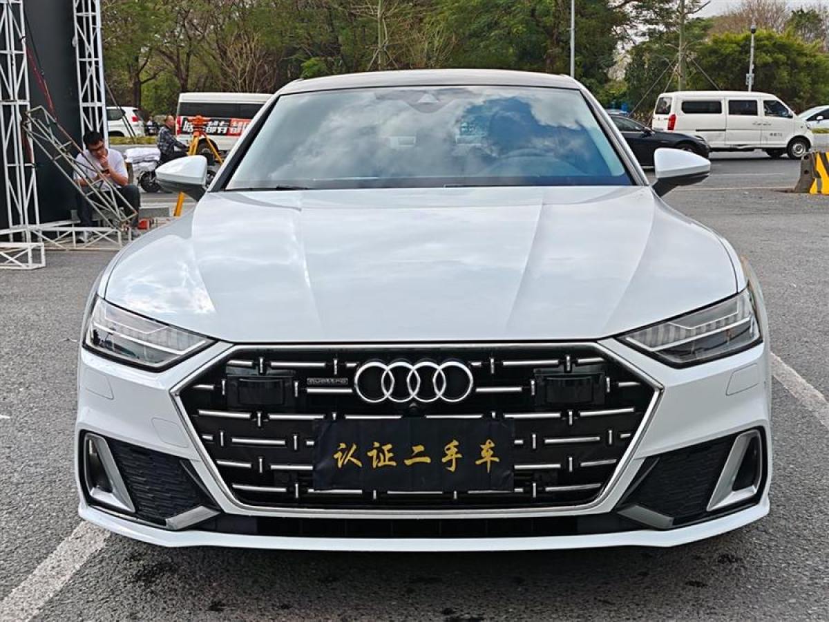 2024年4月奧迪 奧迪A7L  2024款 45TFSI quattro S-line 見遠(yuǎn)型 流晶套裝