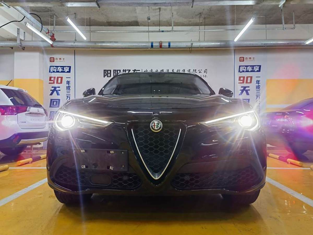 阿爾法·羅密歐 Stelvio  2017款 2.0T 280HP 豪華版圖片