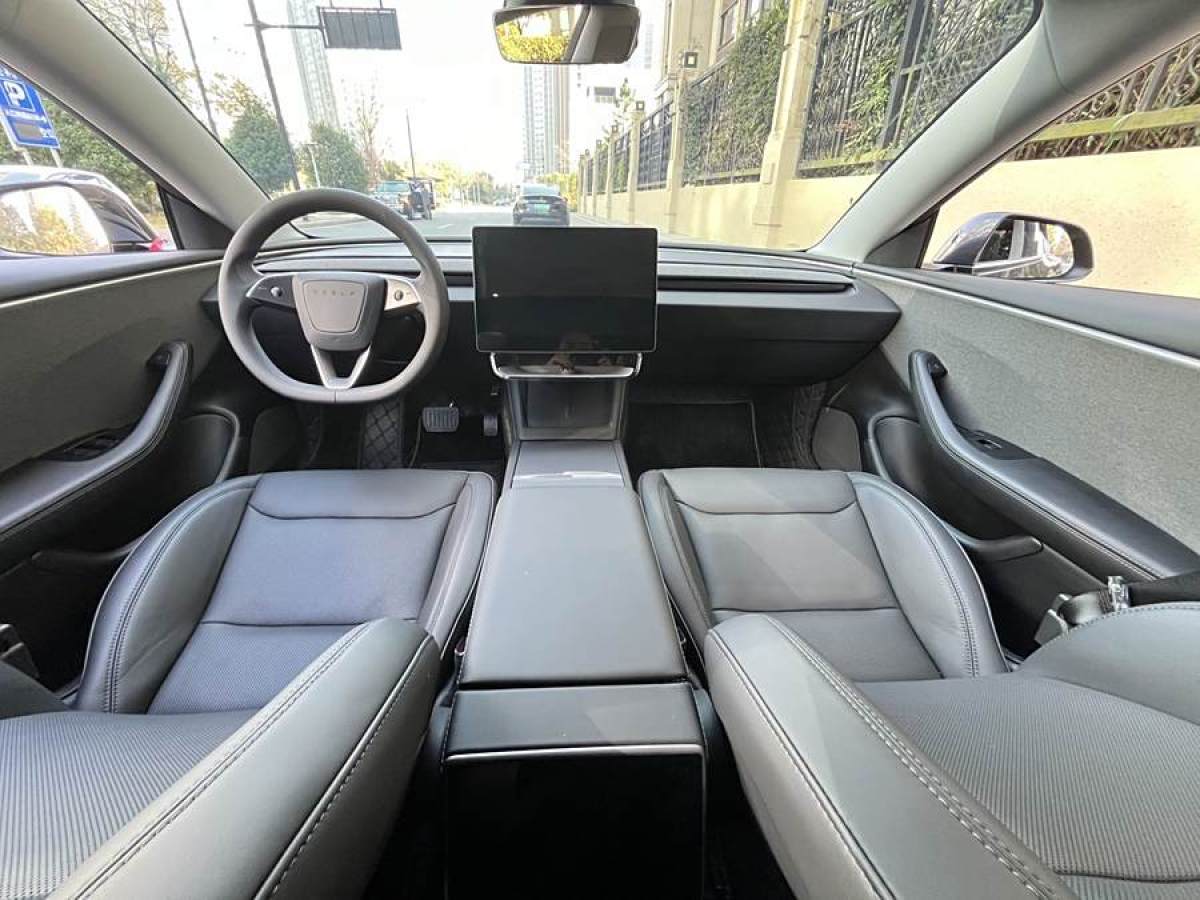 特斯拉 Model Y  2023款 后輪驅(qū)動(dòng)版圖片