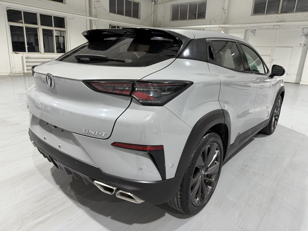 長(zhǎng)安 UNI-T  2020款 1.5T 旗艦型圖片