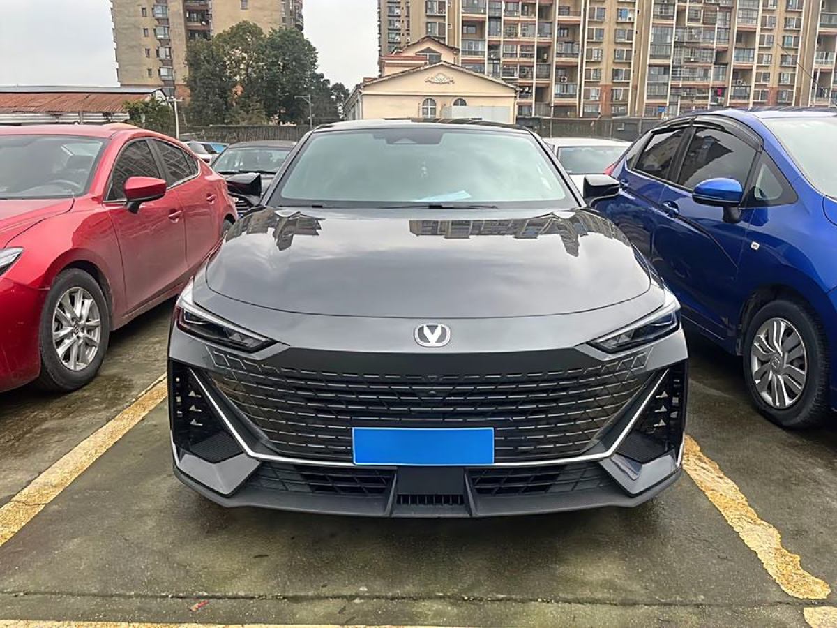 長安 長安UNI-V  2023款 1.5T 尊貴型圖片