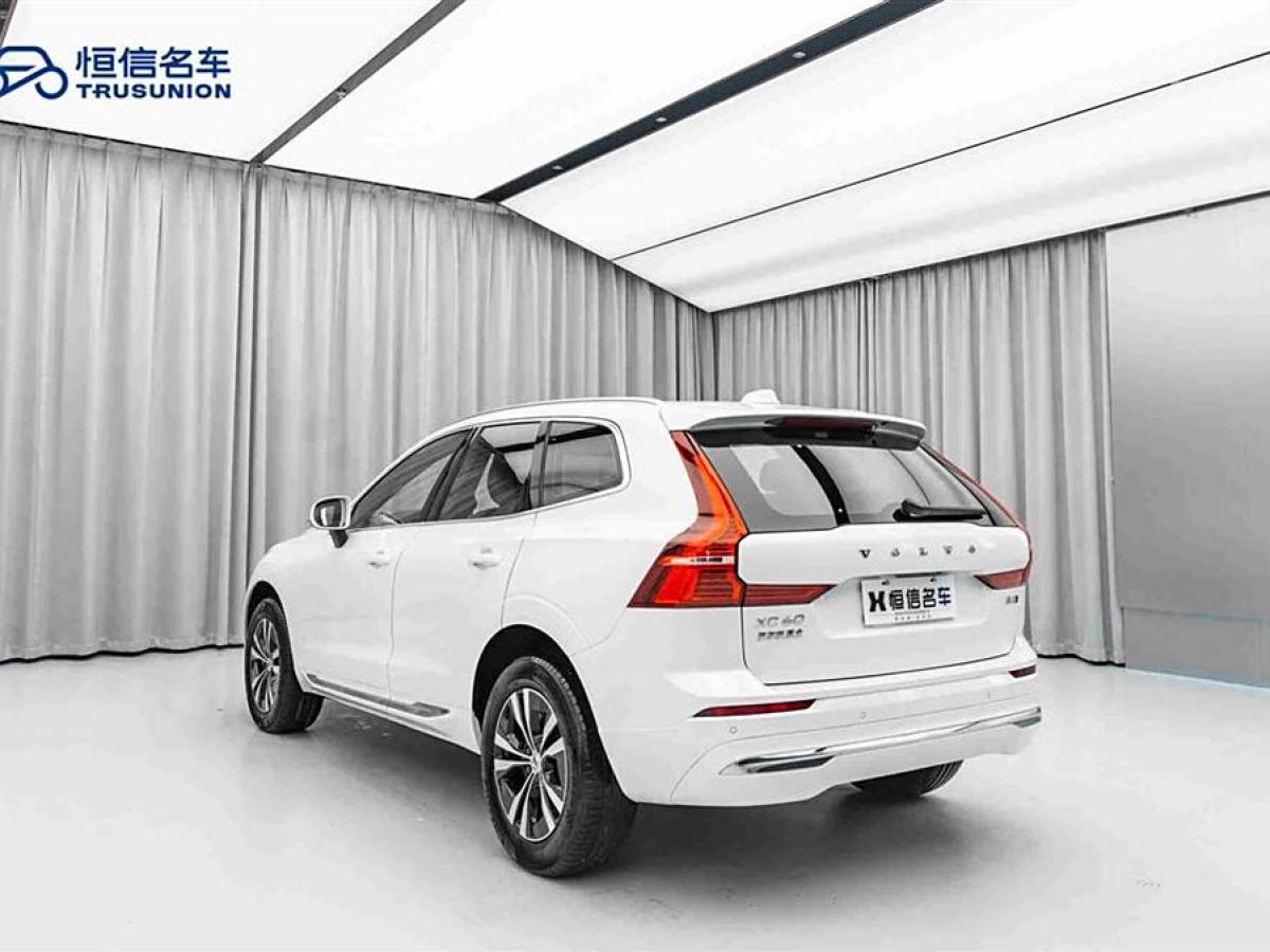 2023年8月沃爾沃 XC60  2024款 B5 四驅(qū)智逸豪華版