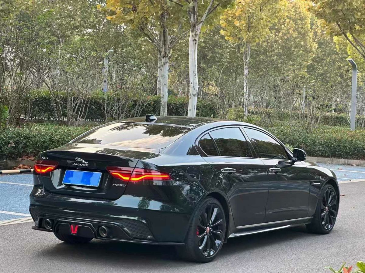 2022年6月捷豹 XE 