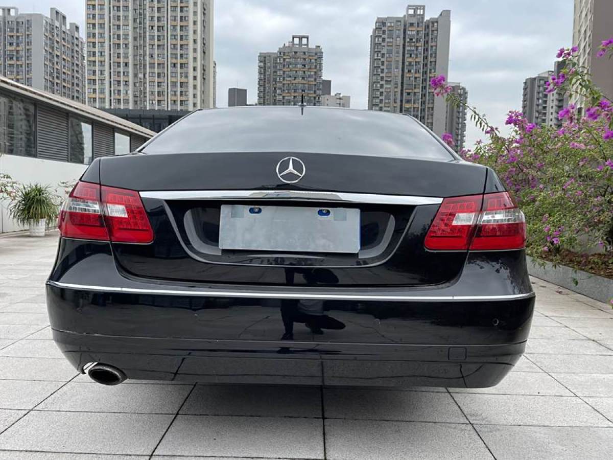 奔馳 奔馳E級(jí)  2013款 E 260 L CGI優(yōu)雅型圖片