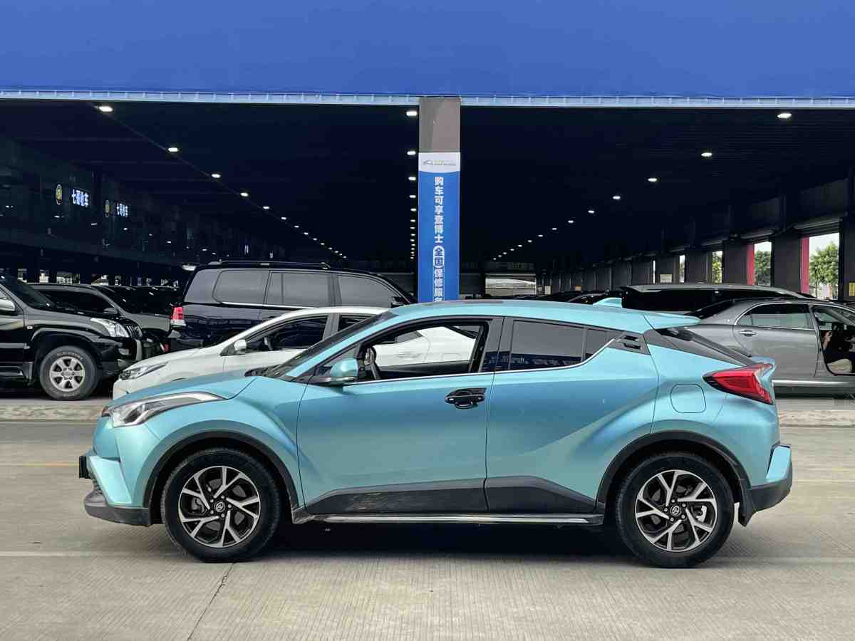 豐田 C-HR  2018款 2.0L 領(lǐng)先版 國(guó)V圖片