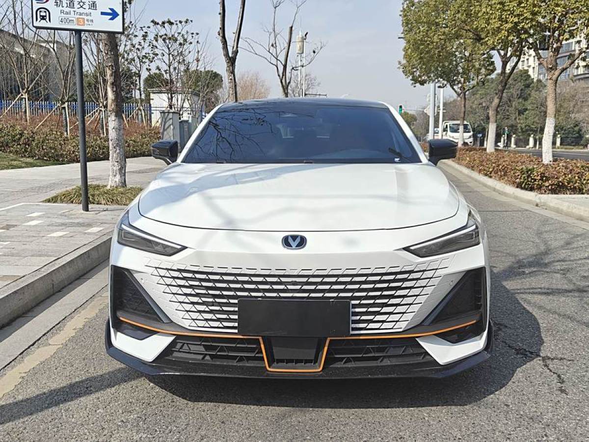 長安 長安UNI-V  2023款 1.5T 運動版圖片