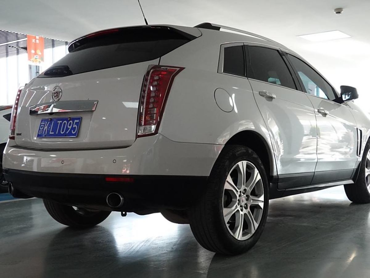 凱迪拉克 SRX  2015款 3.0L 領(lǐng)先型圖片