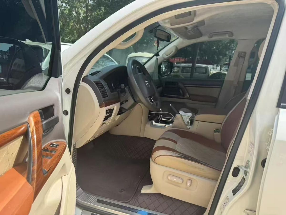 豐田 蘭德酷路澤  2018款 5.7L VX-R 12氣 底升(中東版)圖片