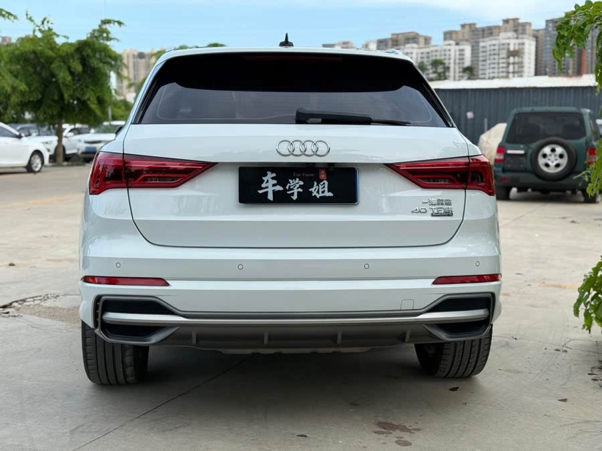 奧迪 奧迪Q3  2019款  40 TFSI quattro 時(shí)尚動(dòng)感型圖片
