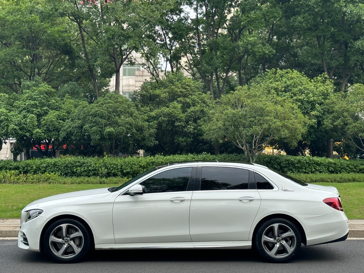 奔馳 奔馳E級(jí)  2018款 E 300 L 運(yùn)動(dòng)豪華型圖片