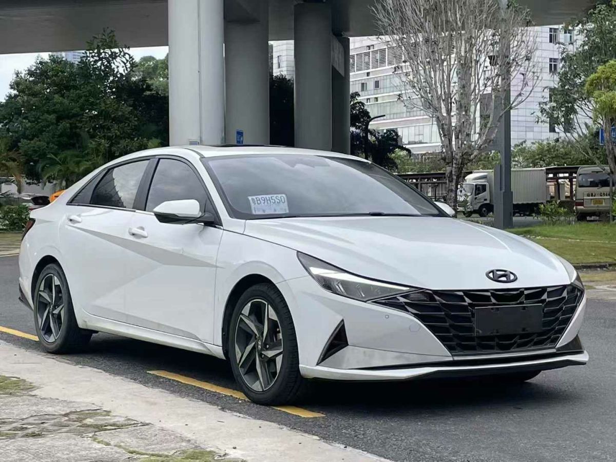 現(xiàn)代 伊蘭特  2022款 1.5L CVT 20周年紀念款圖片