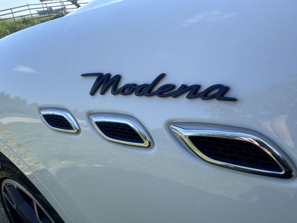 玛莎拉蒂 Levante  2023款 3.0T Modena图片