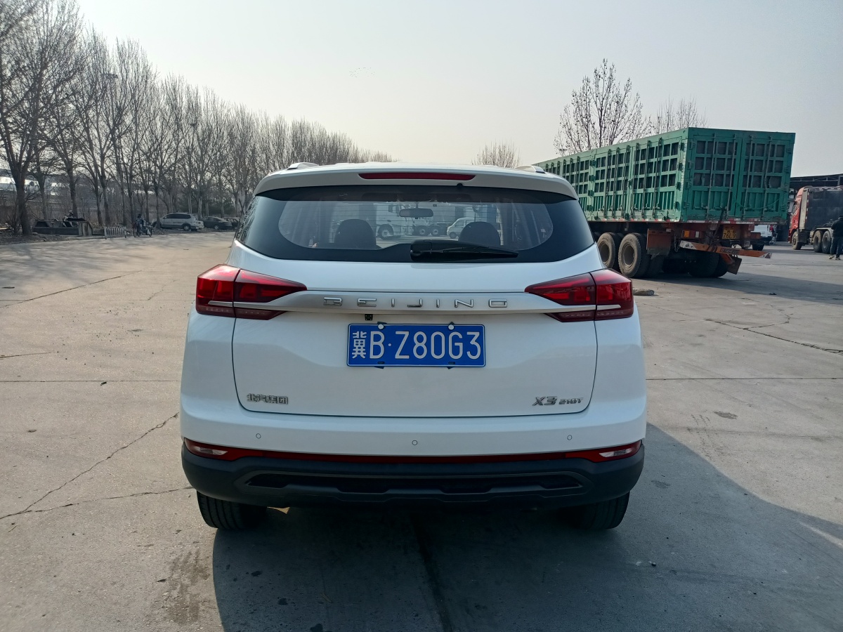 2020年4月北汽紳寶 BEIJING-X3  2019款 1.5T CVT榮耀版