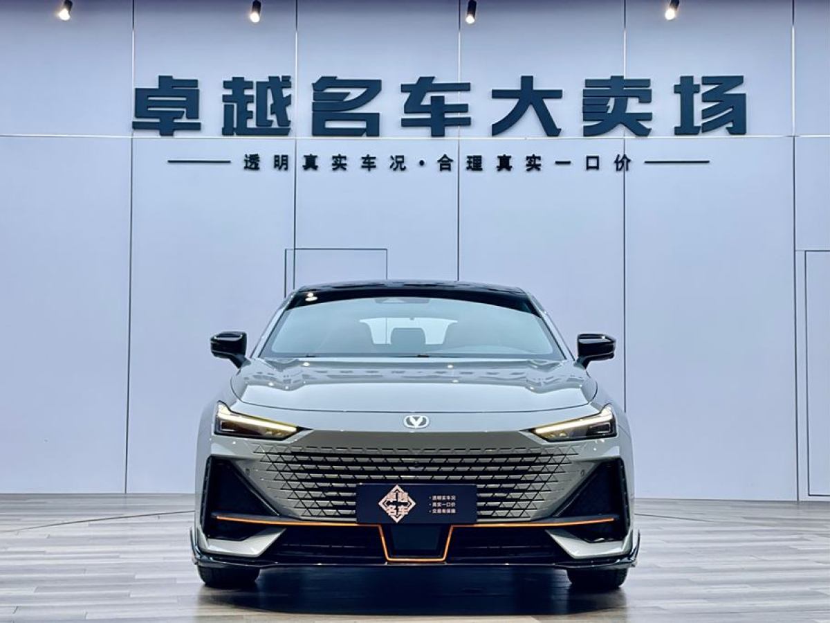 長(zhǎng)安 長(zhǎng)安UNI-V  2023款 1.5T 運(yùn)動(dòng)版圖片