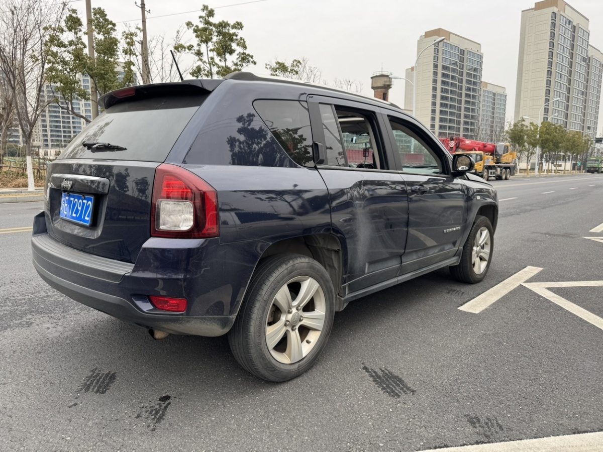 Jeep 指南者  2014款 2.4L 四驅(qū)運動版圖片