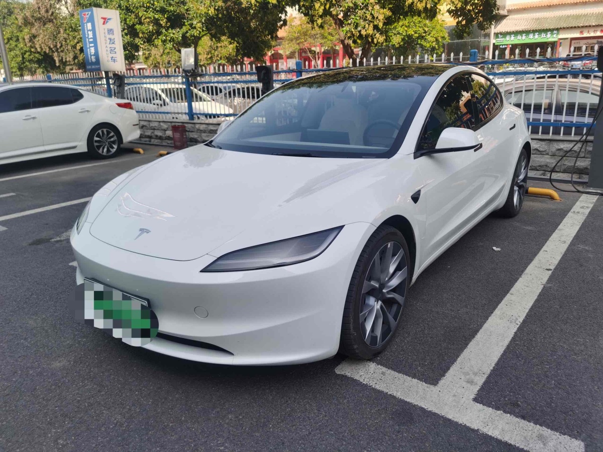 特斯拉 Model 3  2023款 長續(xù)航煥新版 雙電機(jī)全輪驅(qū)動圖片