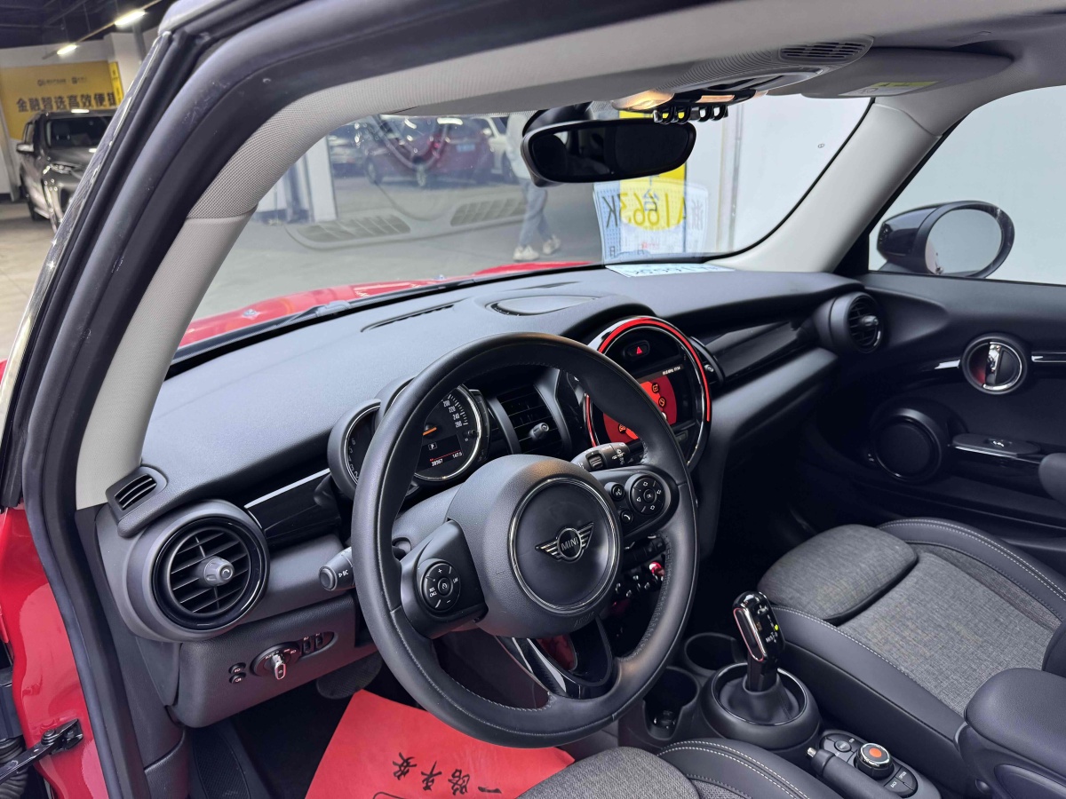 MINI MINI  2019款 1.5T COOPER 經(jīng)典派圖片