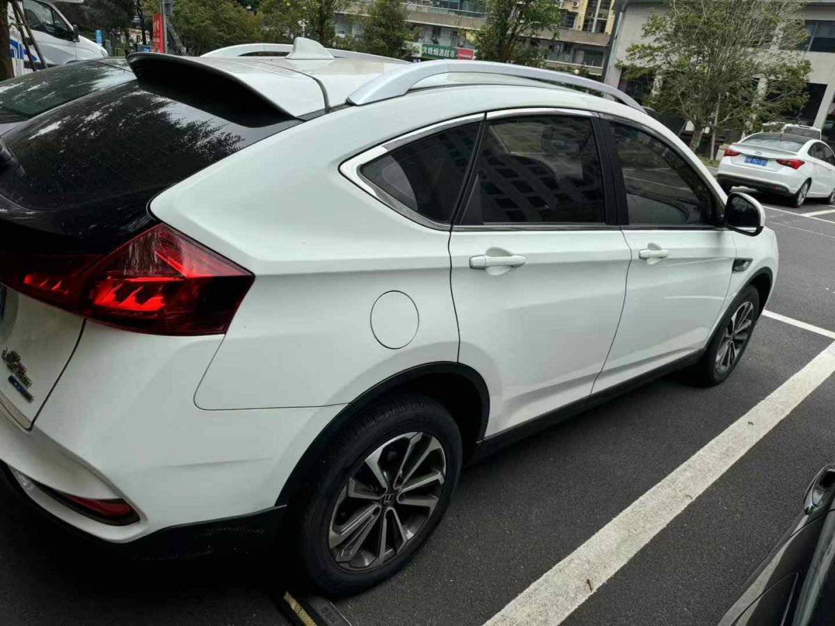 納智捷 優(yōu)6 SUV  2017款 1.8T 智尊型圖片