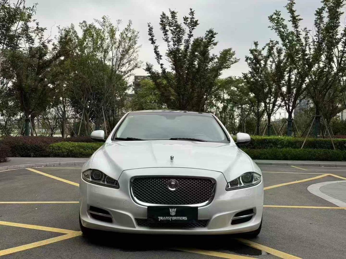 2015年1月捷豹 XE  2015款 2.0T 240PS R-Sport