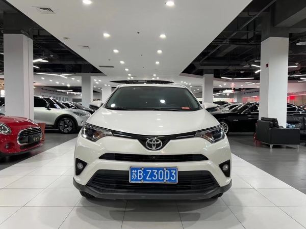 丰田 RAV4荣放  2018款 2.0L CVT两驱风尚X版