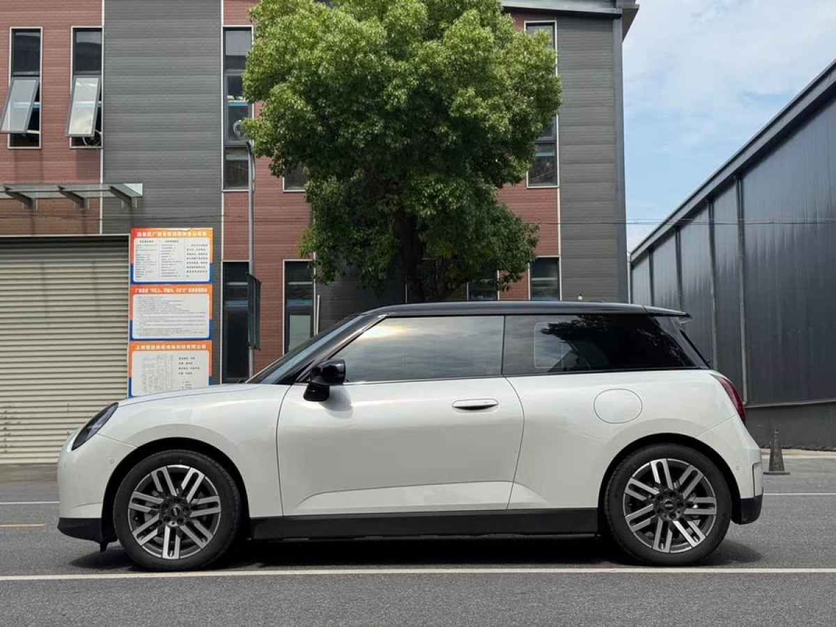 MINI 電動MINI COOPER  2024款 456km COOPER E 經典派圖片