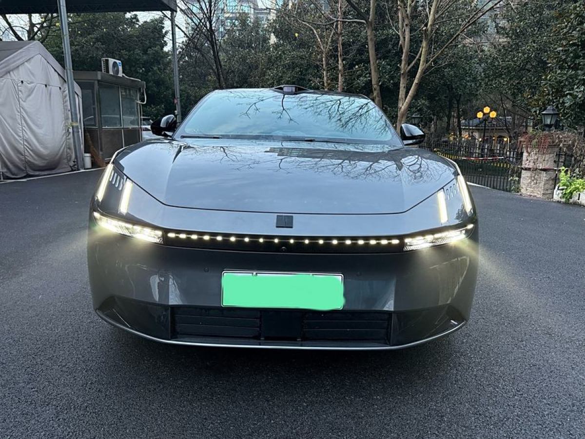 領(lǐng)克 領(lǐng)克Z10  2025款 95kWh 702km四驅(qū)智駕Ultra圖片