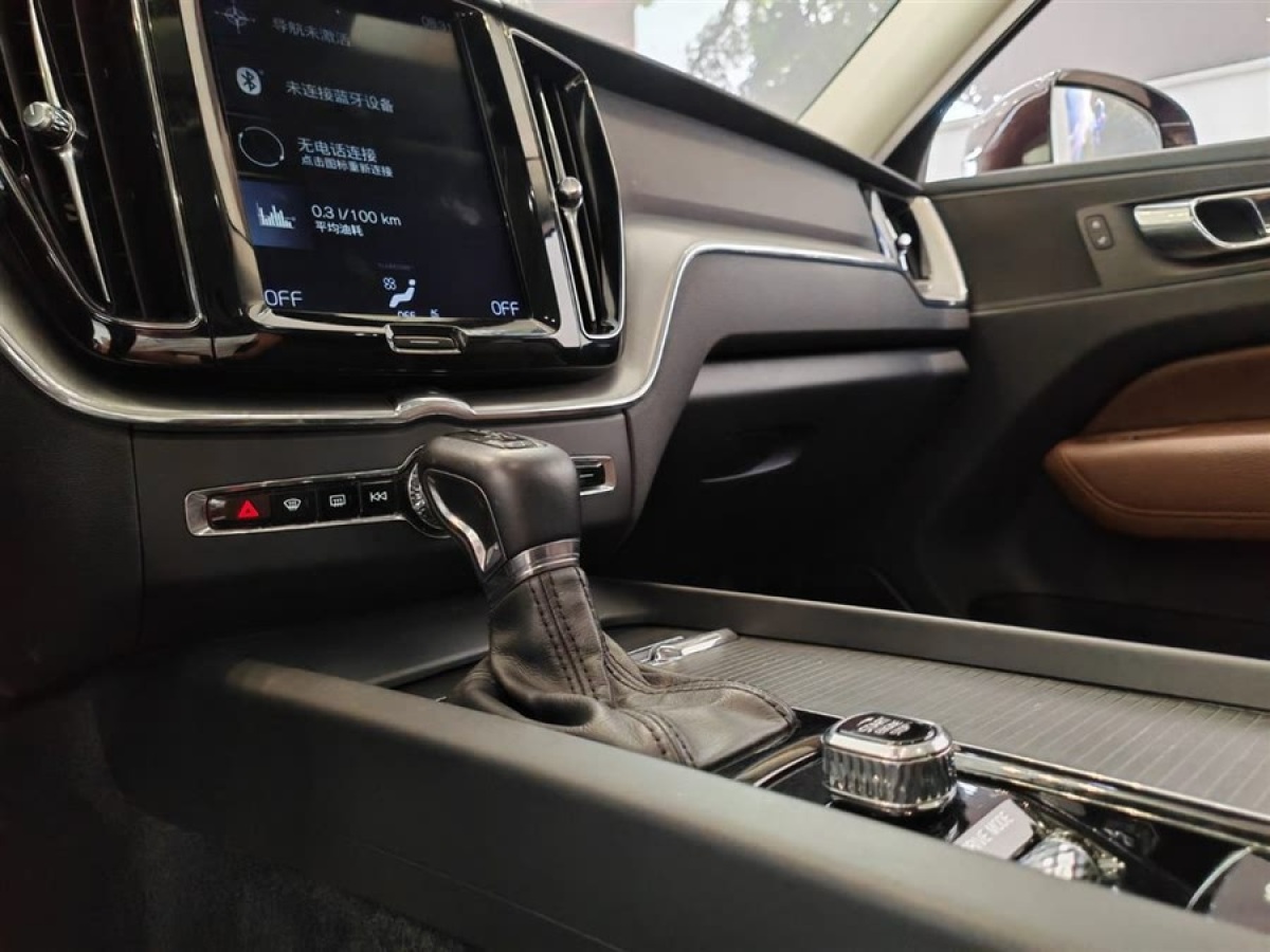 沃爾沃 XC60  2019款  T5 四驅(qū)智逸版 國VI圖片