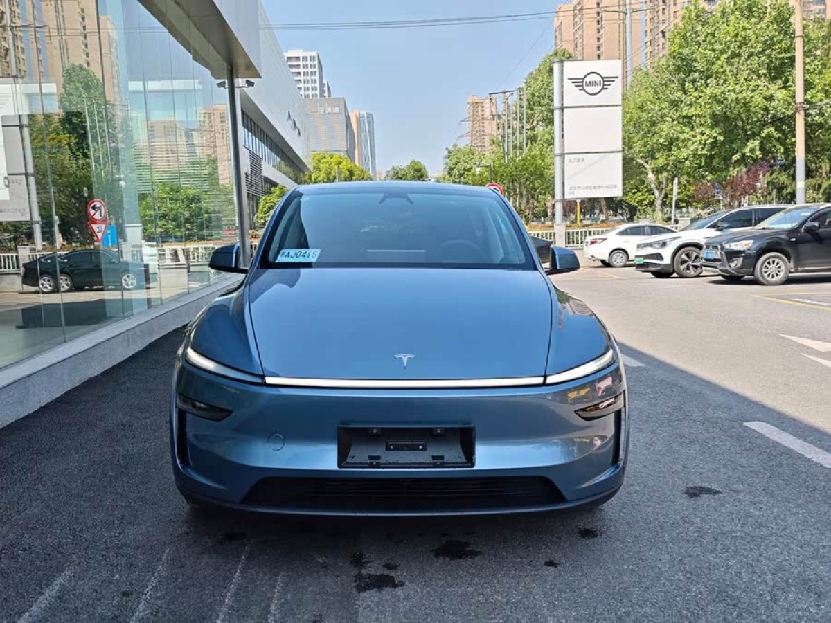 特斯拉 Model Y  2025款 長續(xù)航全輪驅(qū)動(dòng)版圖片