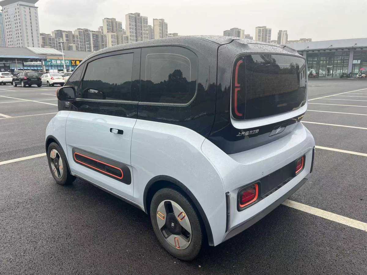 寶駿 寶駿KiWi EV  2022款 藝術(shù)家輕享版 三元鋰圖片