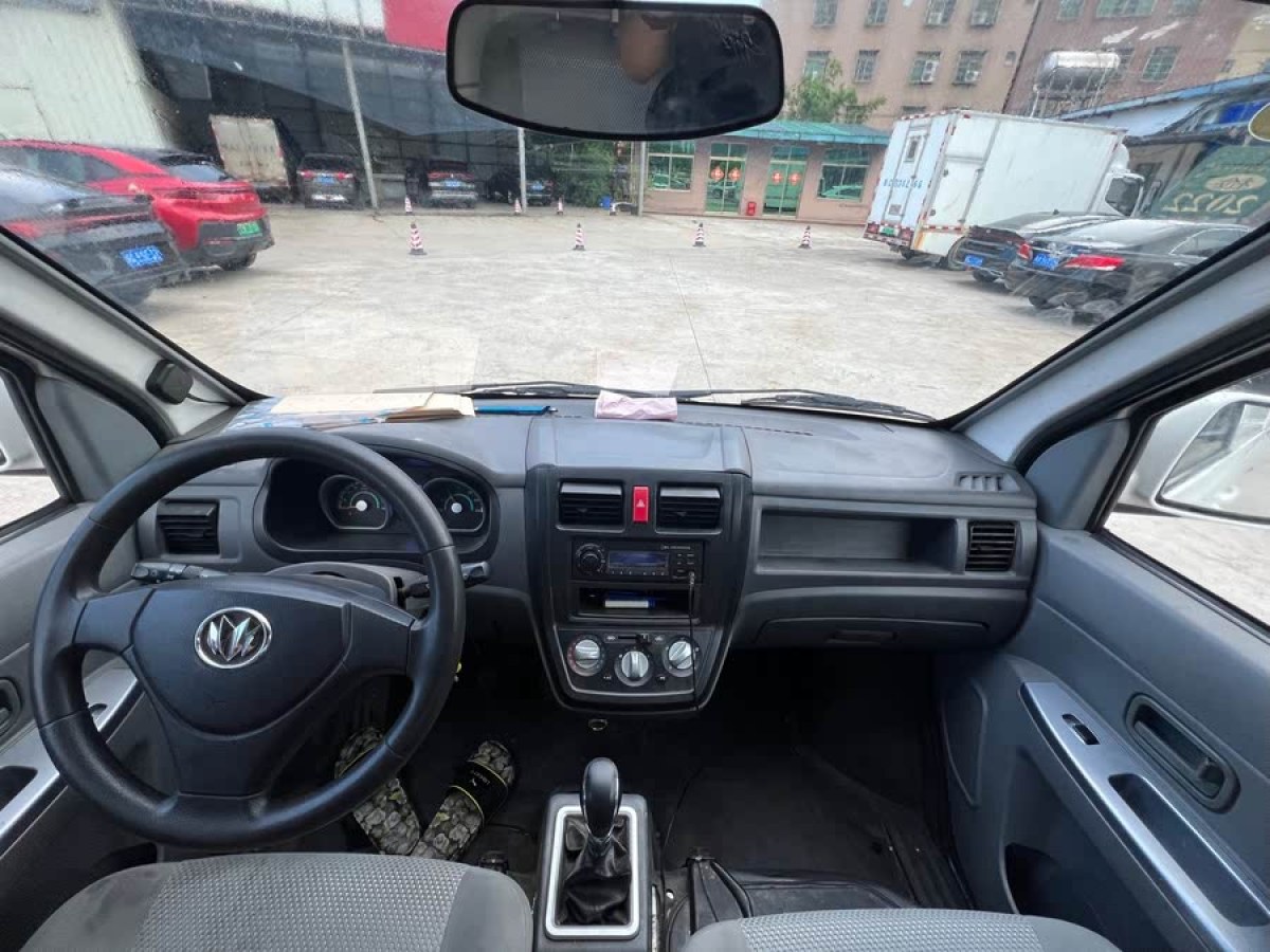 福汽啟騰 M70EV  2020款 M70L-EV 標(biāo)準(zhǔn)續(xù)航版圖片