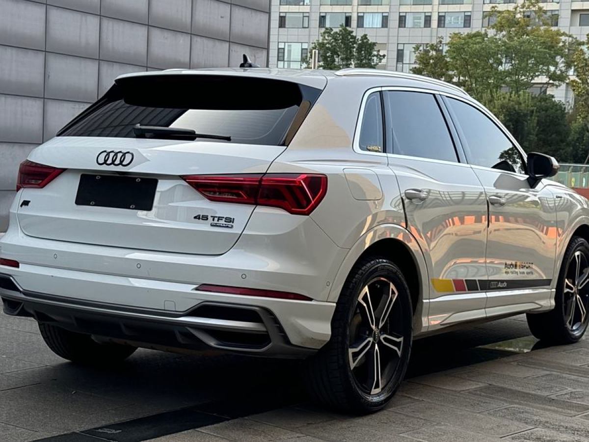 2021年8月奧迪 奧迪Q3  2021款 45 TFSI quattro 豪華動(dòng)感型