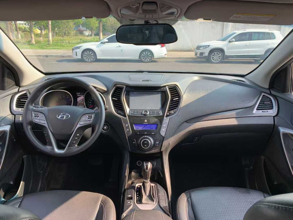 現(xiàn)代 朗動  2013款 1.6L 自動領(lǐng)先型圖片