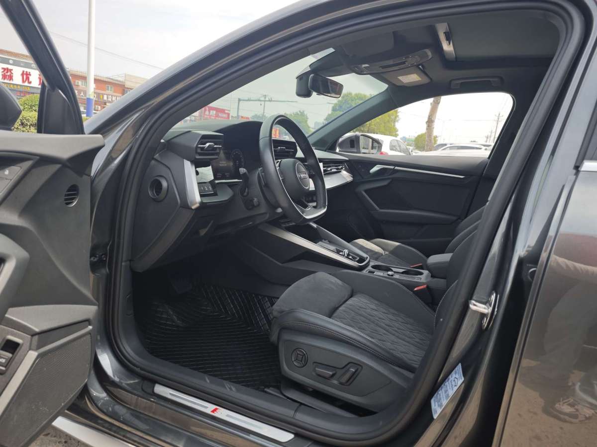 奧迪 奧迪A3  2024款 Sportback 35 TFSI 豪華運(yùn)動(dòng)型圖片