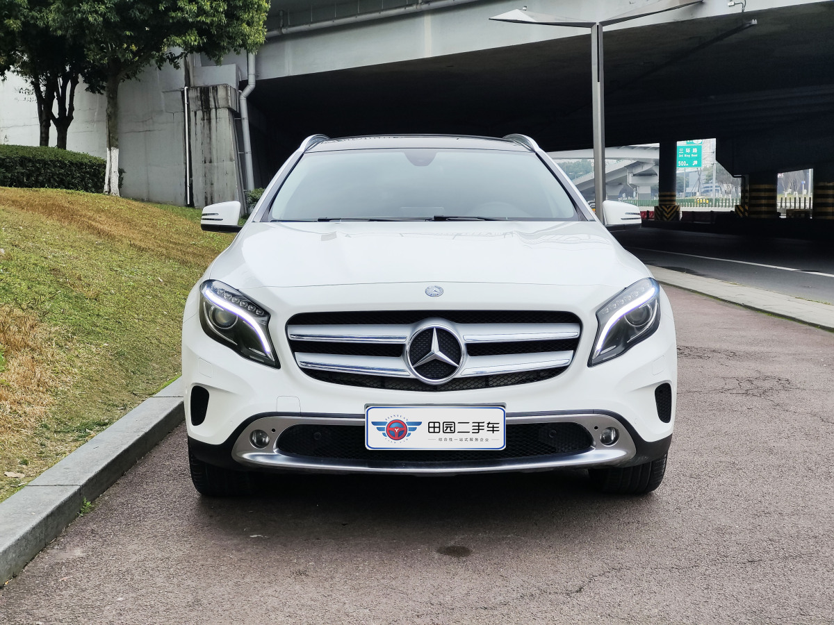 2016年4月奔馳 奔馳GLA  2016款 GLA 220 4MATIC 時(shí)尚型