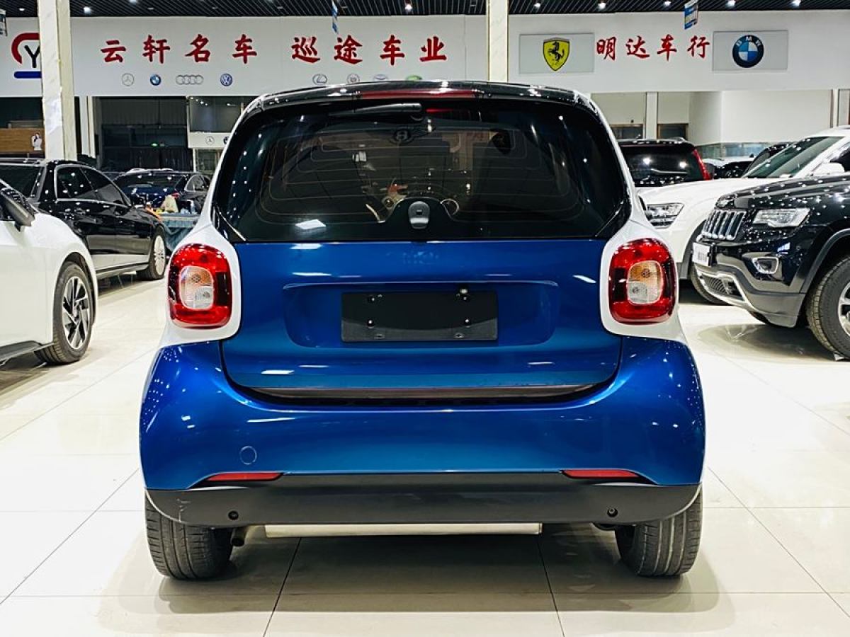 smart fortwo  2018款 1.0L 52千瓦硬頂激情版圖片