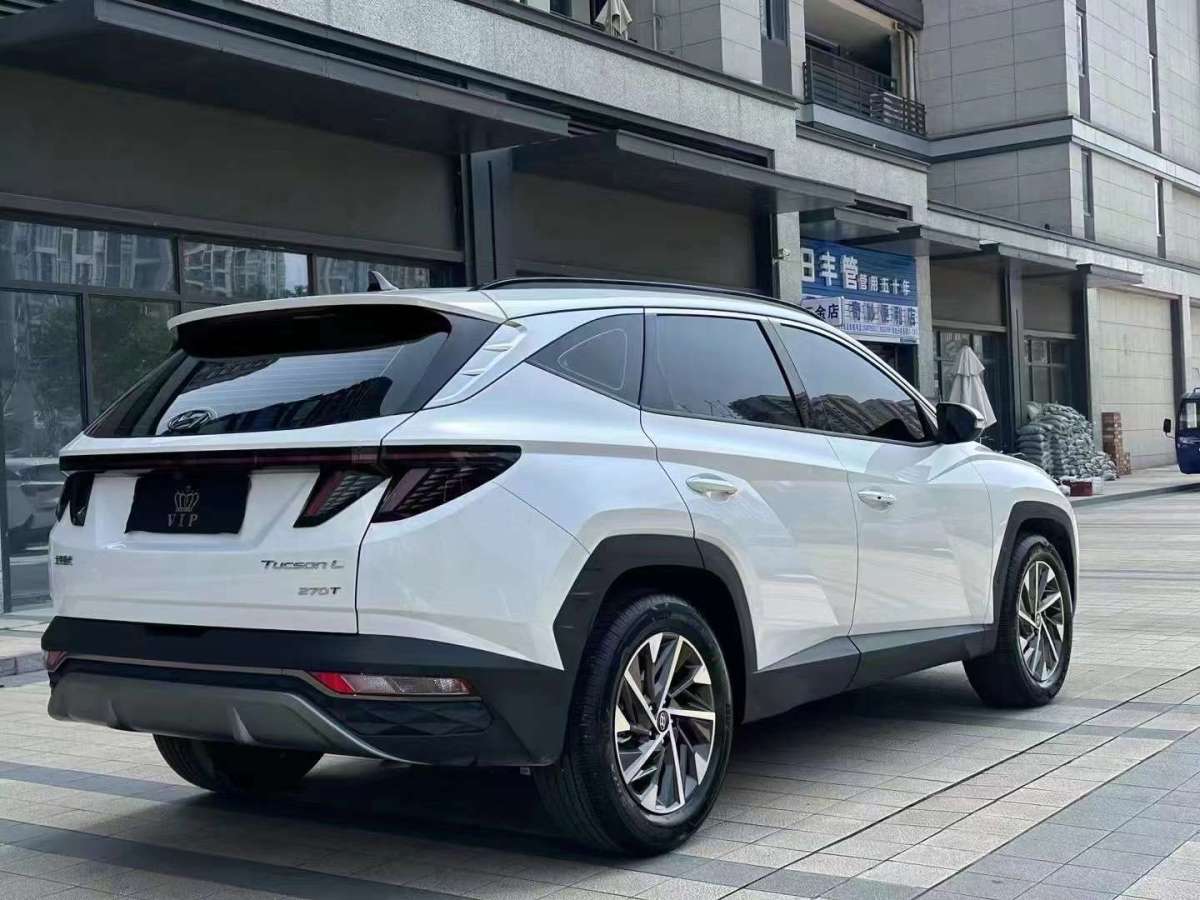 2021年6月现代 途胜  2021款 途胜L 1.5T LUX尊贵版