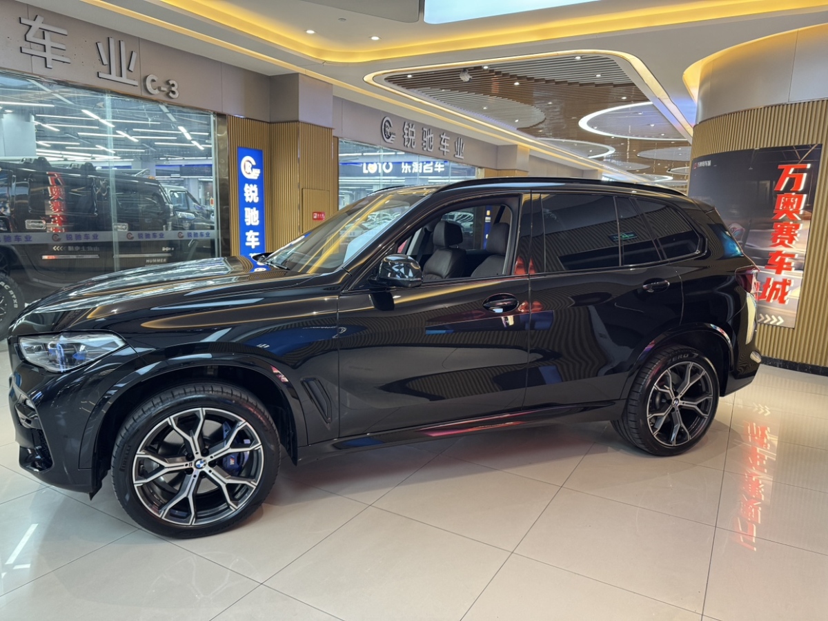 寶馬 寶馬X5  2020款 xDrive40i 尊享型 M運(yùn)動(dòng)套裝圖片