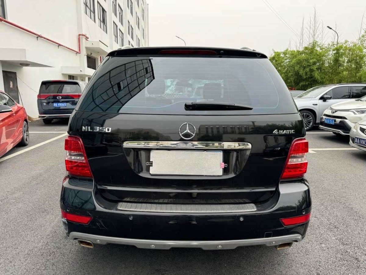 奔馳 奔馳M級  2010款 ML 350 4MATIC豪華型特別版圖片