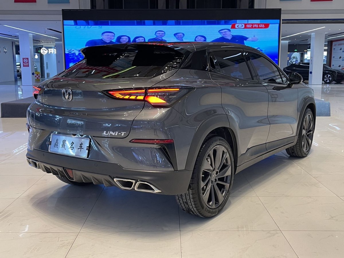 長(zhǎng)安 UNI-T  2020款 1.5T 尊貴型圖片