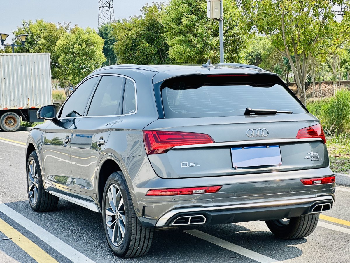 奧迪 奧迪Q5L  2022款 40T 時(shí)尚動(dòng)感型圖片