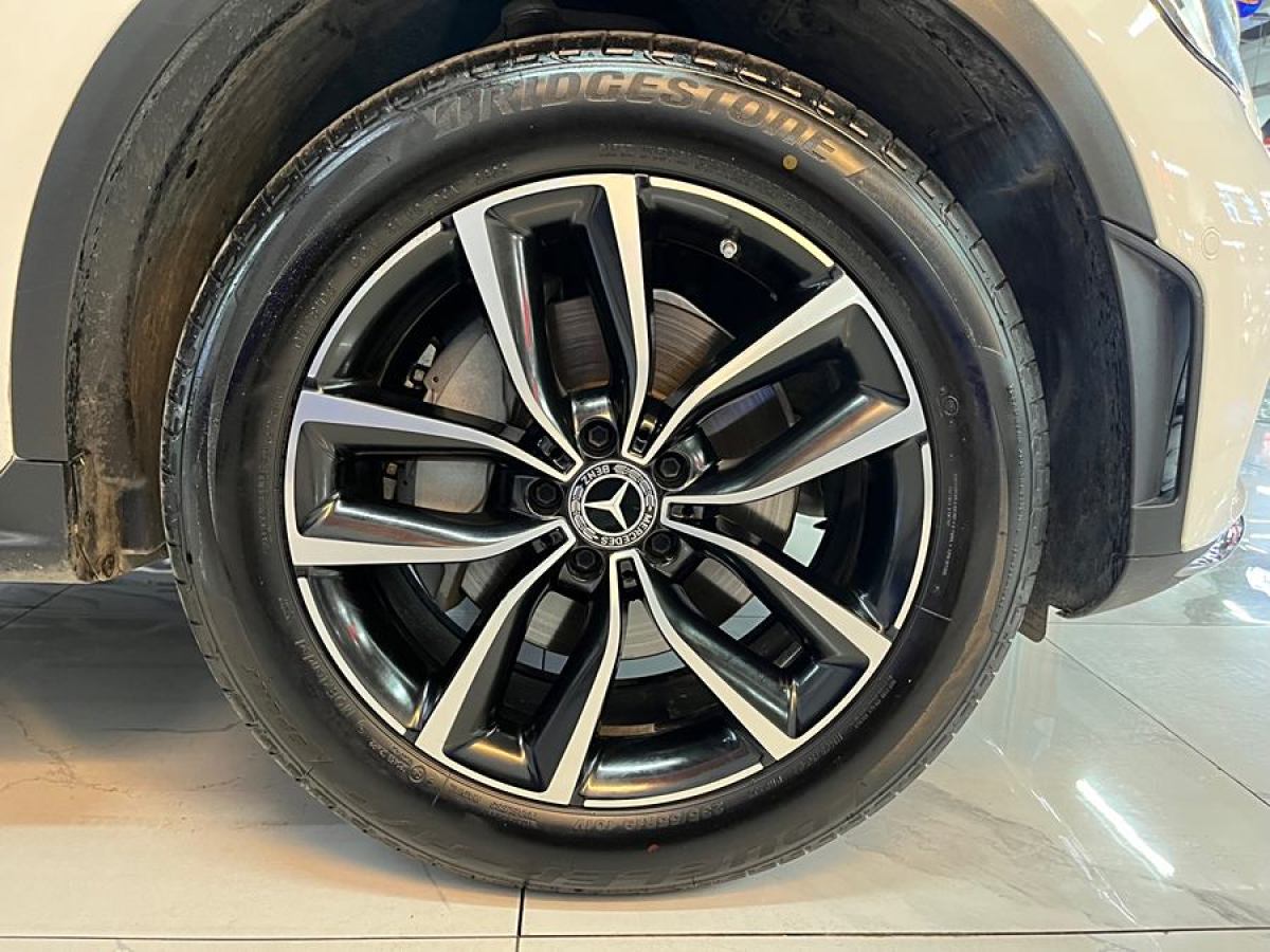 奔馳 奔馳GLC  2018款 改款 GLC 300 4MATIC 豪華型圖片