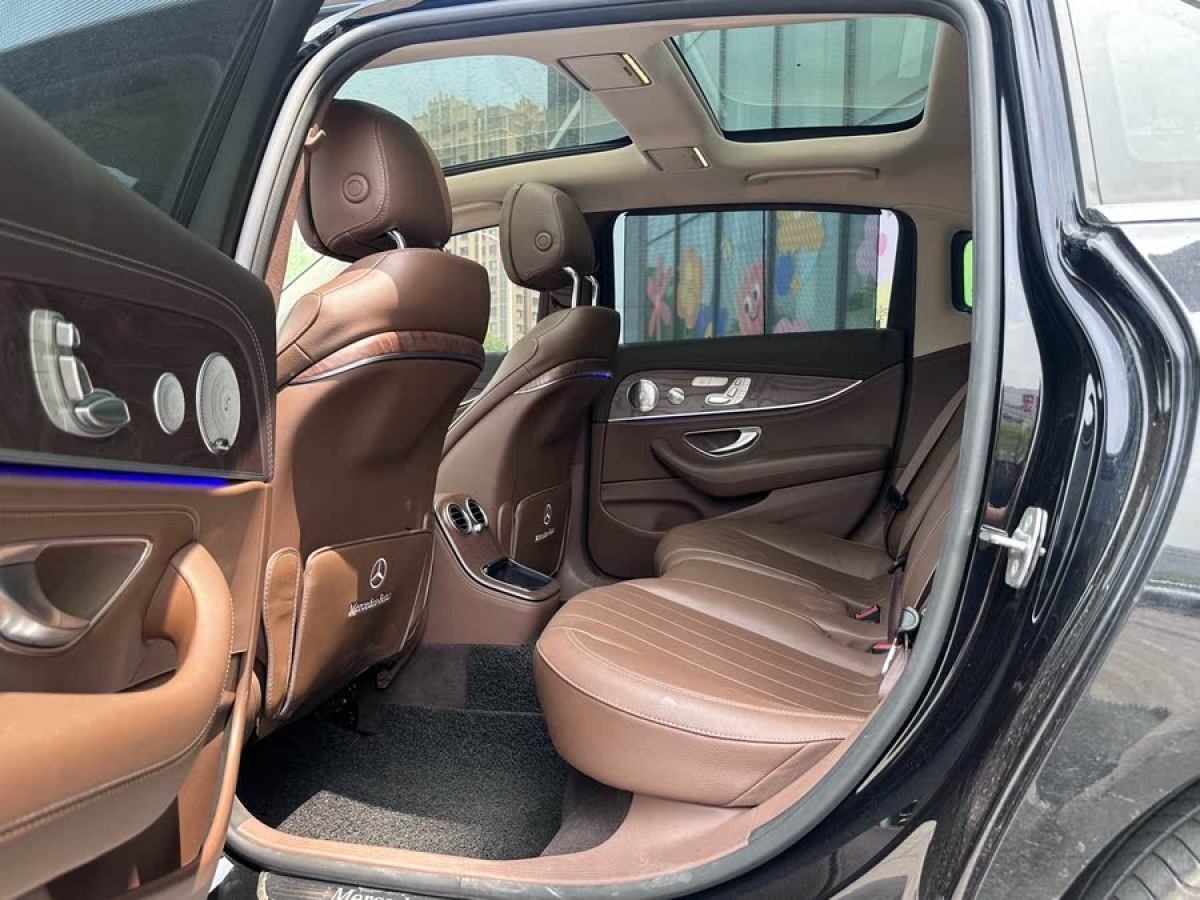 奔馳 奔馳E級(jí)  2021款 改款 E 300 L 豪華型圖片