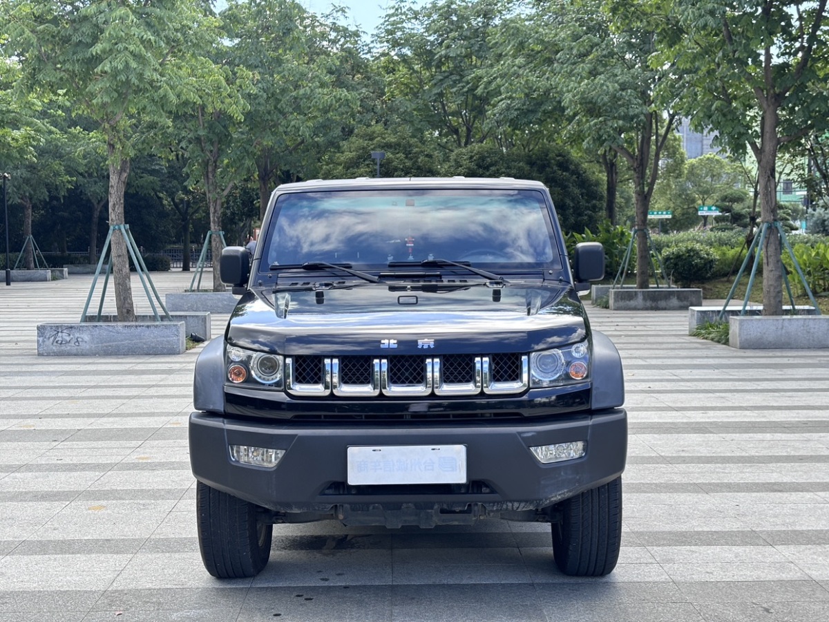 2017年08月北京 BJ40  2017款 40L 2.3T 自動四驅環(huán)塔冠軍版