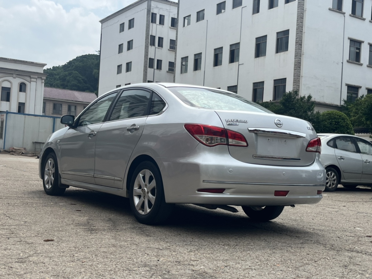 日產(chǎn) 軒逸  2009款 1.6XE 自動(dòng)舒適版圖片
