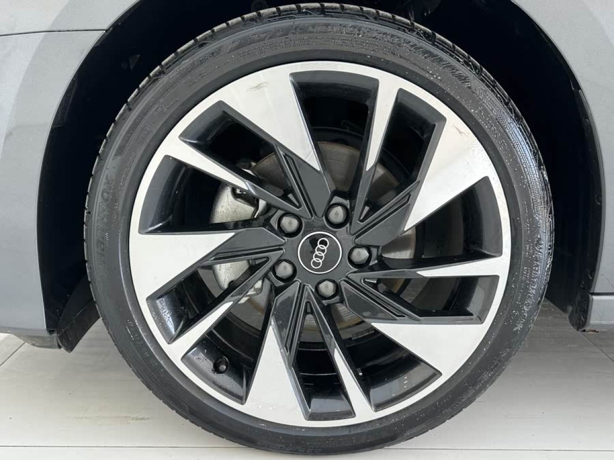 奧迪 奧迪A3  2022款 A3L Limousine 35 TFSI 時(shí)尚運(yùn)動(dòng)型圖片