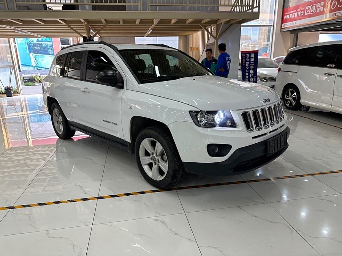 Jeep 指南者  2015款 2.0L 兩驅運動版圖片